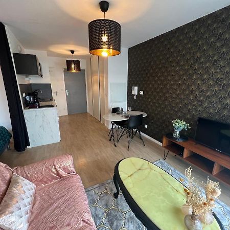 Le Trendy Cesson-Sevigne Exterior foto