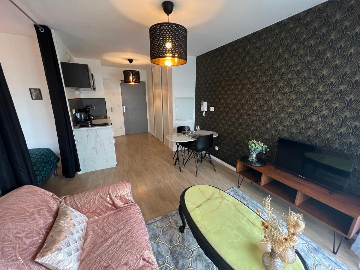 Le Trendy Cesson-Sevigne Exterior foto